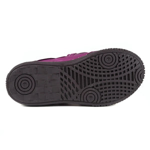 Premium quality shoes with genuine leather lining and upper in violet with double velcro strap. Thanks to its high level of specialization, D.D. Step knows exactly what your child’s feet need, to develop properly in the various phases of growth. The exceptional comfort these shoes provide assure the well-being and happiness of your child.