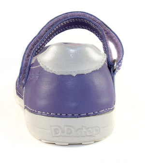 Premium quality dress shoes with genuine leather lining and upper in purple with light purple and silver decor and single velcro strap. Thanks to its high level of specialization, D.D. Step knows exactly what your child’s feet need, to develop properly in the various phases of growth. The exceptional comfort these shoes provide assure the well-being and happiness of your child.